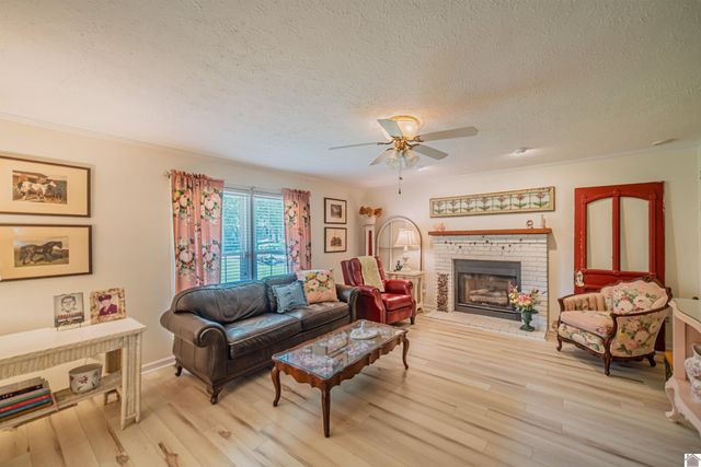 201 Windmill Drive, Paducah, KY 42001