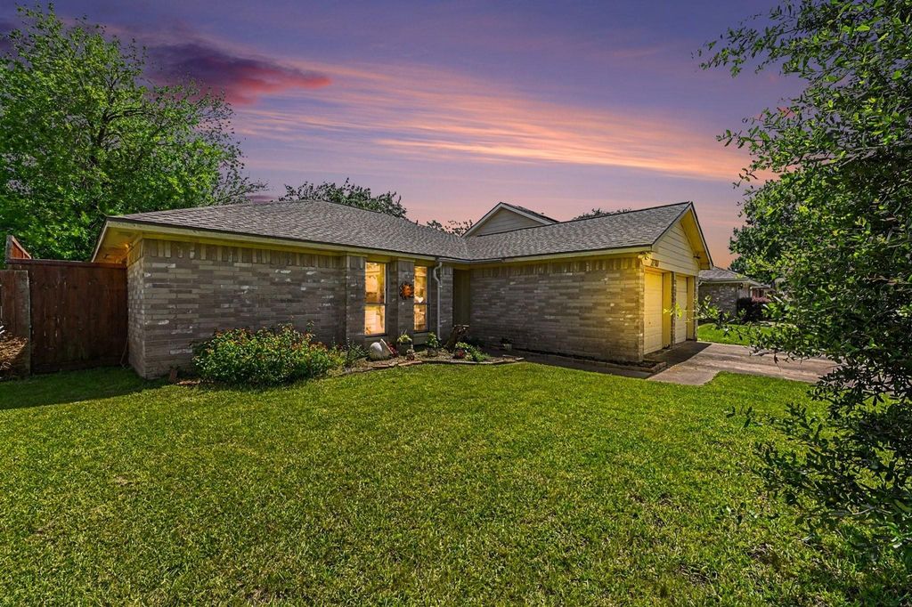 22107 Kenlake Drive, Katy, TX 77450