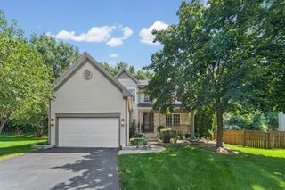 9 Lake Gillilan Court, Algonquin, IL 60102