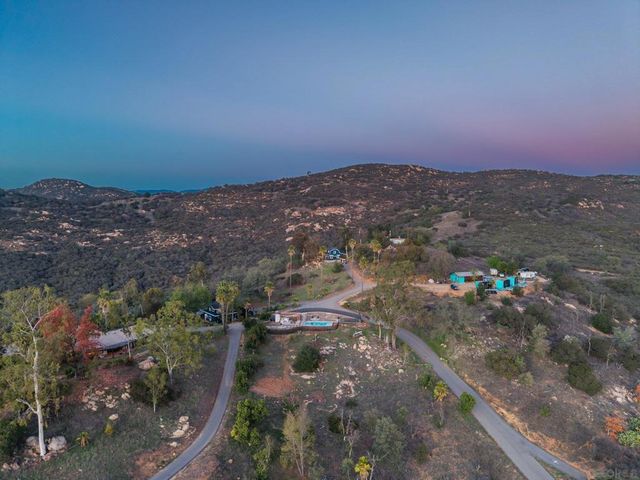 26086 Bear Valley Heights Road, Escondido, CA 92027