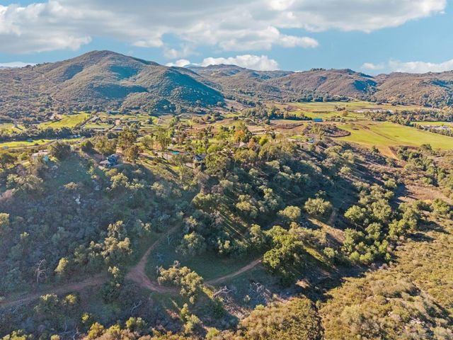 26086 Bear Valley Heights Road, Escondido, CA 92027