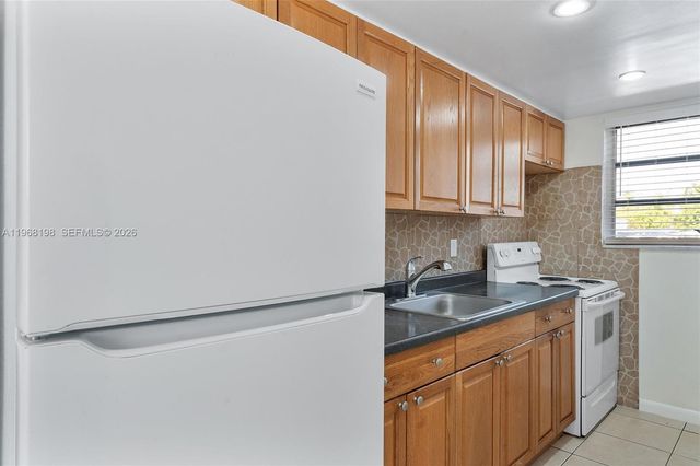 1715 N 16th Ave 101, Hollywood, FL 33020