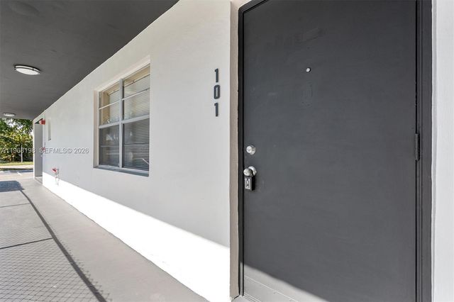 1715 N 16th Ave 101, Hollywood, FL 33020