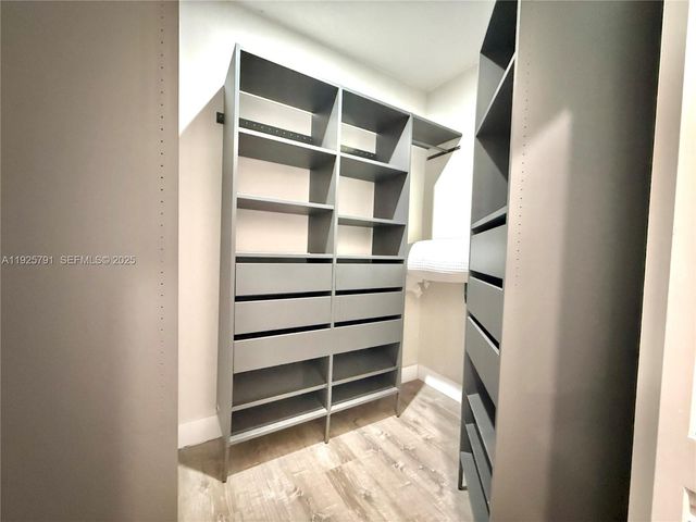 10866 NW 51st Ln, Doral, FL 33178