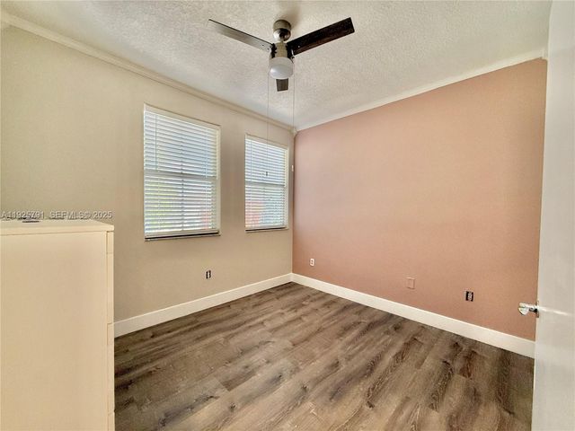 10866 NW 51st Ln, Doral, FL 33178