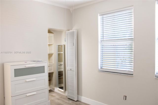 10866 NW 51st Ln, Doral, FL 33178