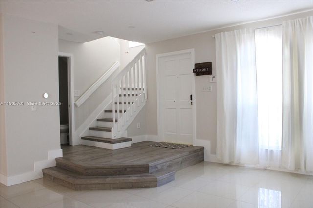 10866 NW 51st Ln, Doral, FL 33178