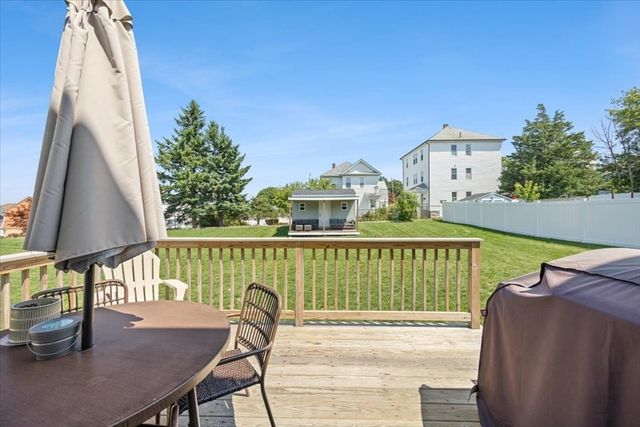 738 Hicks St, Fall River, MA 02724