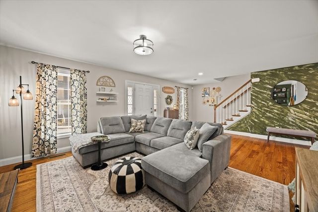 738 Hicks St, Fall River, MA 02724