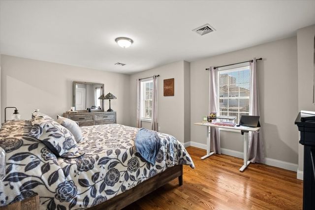 738 Hicks St, Fall River, MA 02724
