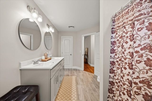 738 Hicks St, Fall River, MA 02724
