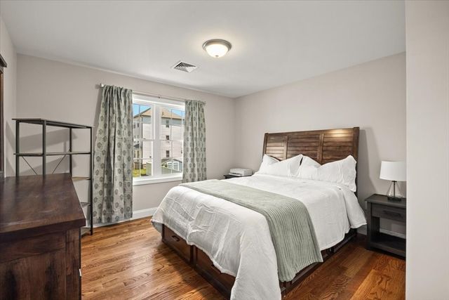 738 Hicks St, Fall River, MA 02724