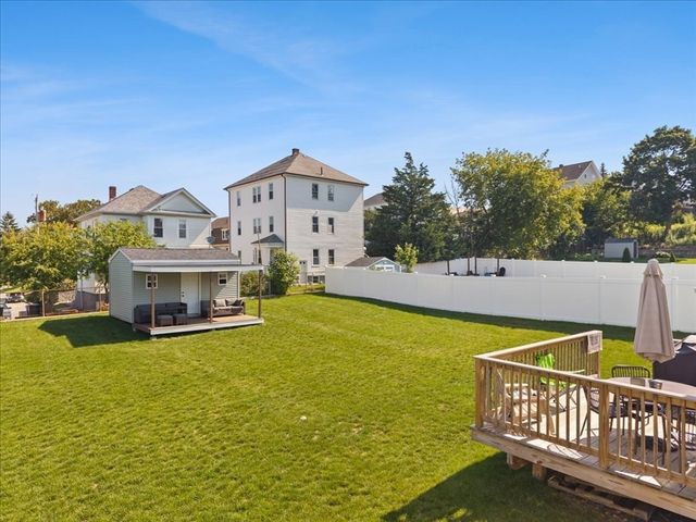 738 Hicks St, Fall River, MA 02724
