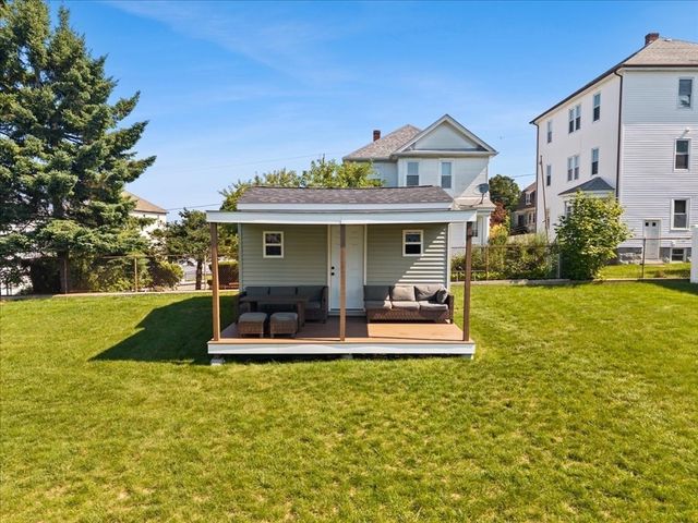738 Hicks St, Fall River, MA 02724