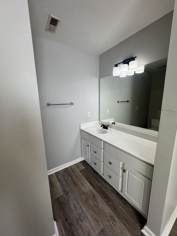 1239 California Dr, Murfreesboro, TN 37129