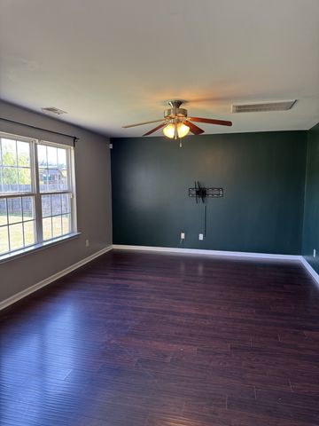 1239 California Dr, Murfreesboro, TN 37129