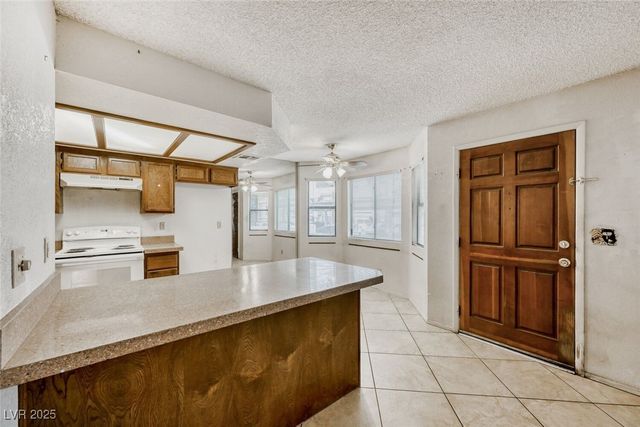 1017 Falconhead Lane 102, Las Vegas, NV 89128