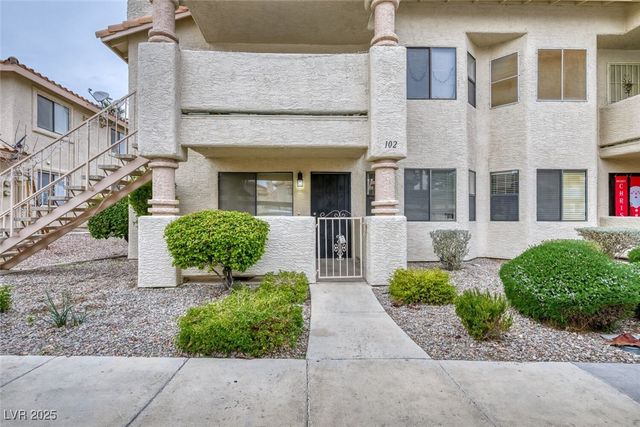 1017 Falconhead Lane 102, Las Vegas, NV 89128