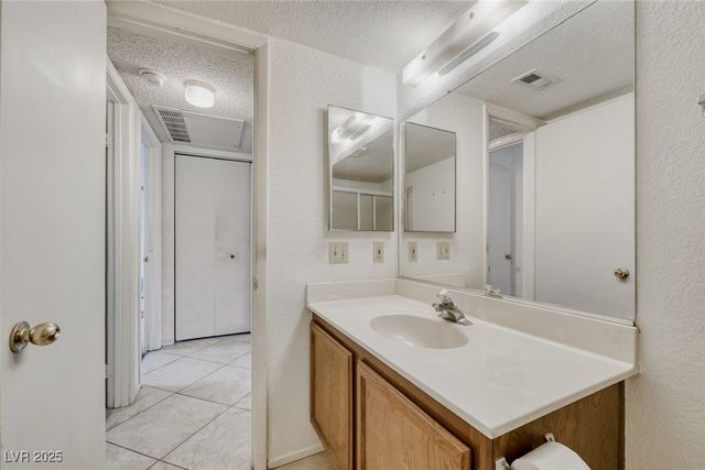 1017 Falconhead Lane 102, Las Vegas, NV 89128