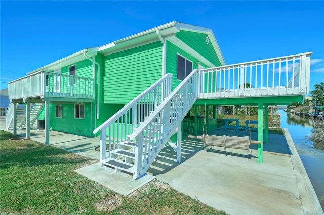 7117 Delesandri Drive, Hitchcock, TX 77563
