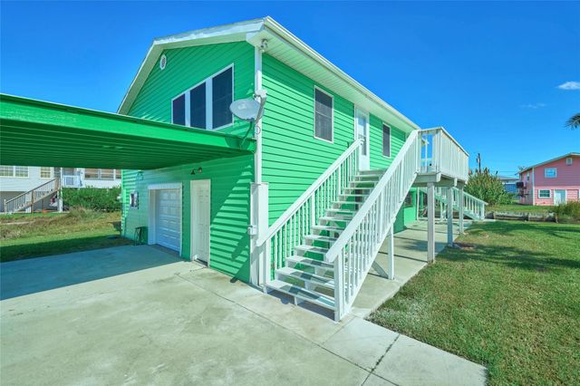 7117 Delesandri Drive, Hitchcock, TX 77563