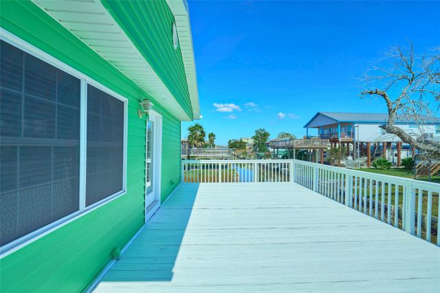 7117 Delesandri Drive, Hitchcock, TX 77563
