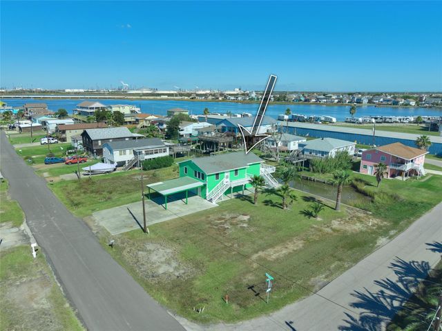 7117 Delesandri Drive, Hitchcock, TX 77563