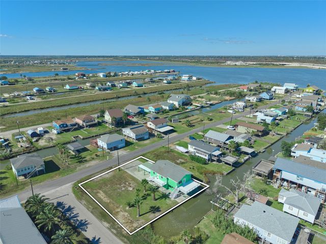 7117 Delesandri Drive, Hitchcock, TX 77563
