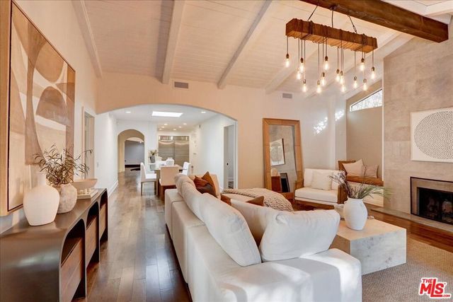 10353 Mississippi Avenue, Los Angeles, CA 90025