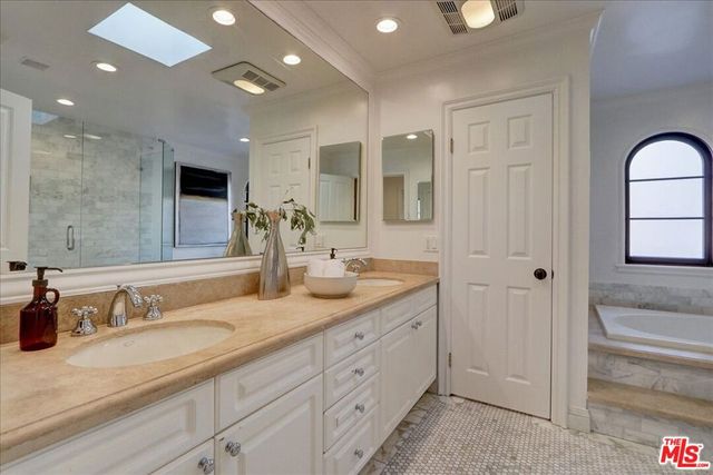 10353 Mississippi Avenue, Los Angeles, CA 90025