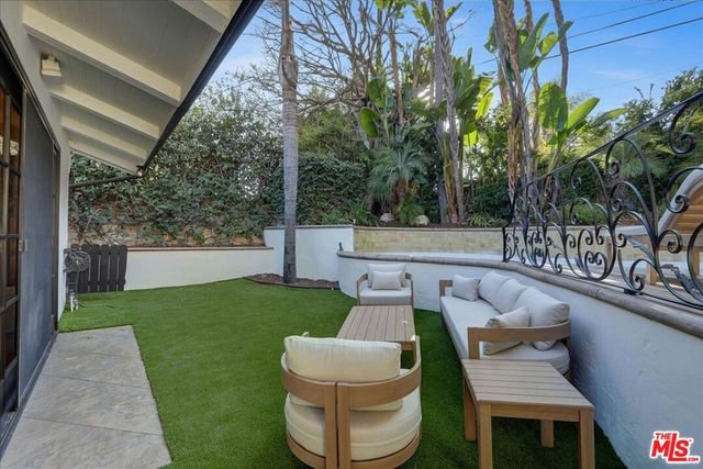 10353 Mississippi Avenue, Los Angeles, CA 90025