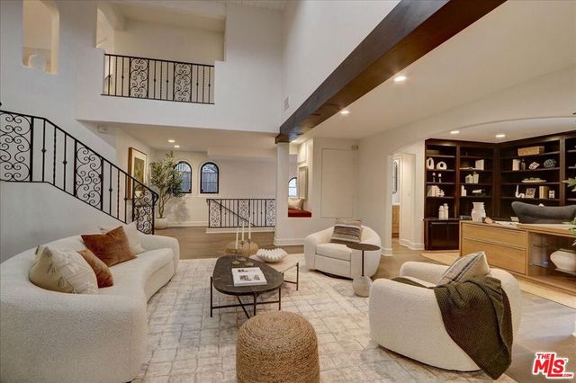 10353 Mississippi Avenue, Los Angeles, CA 90025