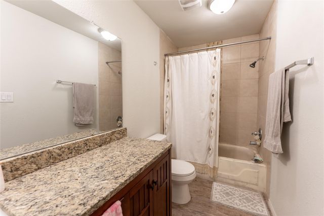 2010 Caplin Street B, Houston, TX 77026