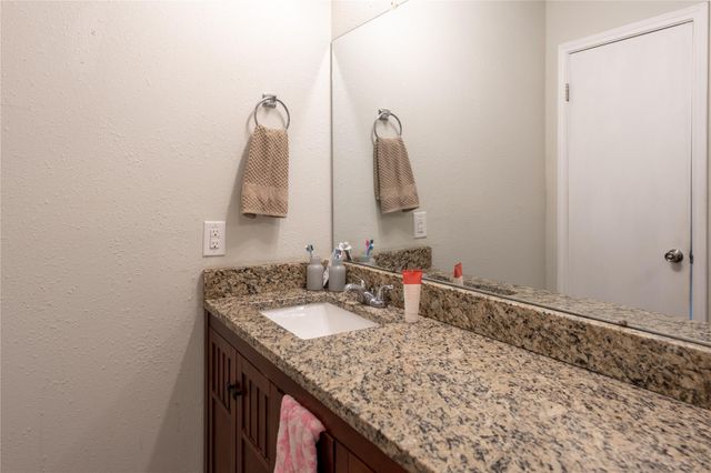 2010 Caplin Street B, Houston, TX 77026