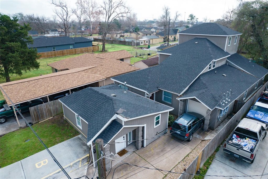 2010 Caplin Street B, Houston, TX 77026
