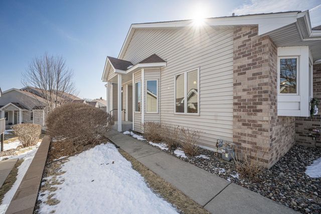 14313 Savanna Oaks Drive, Savage, MN 55378