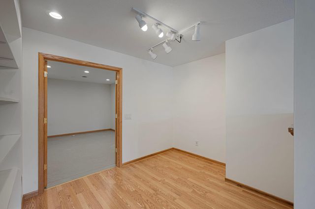 14313 Savanna Oaks Drive, Savage, MN 55378