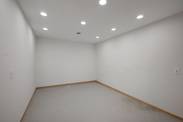 14313 Savanna Oaks Drive, Savage, MN 55378