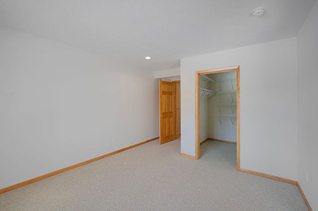 14313 Savanna Oaks Drive, Savage, MN 55378