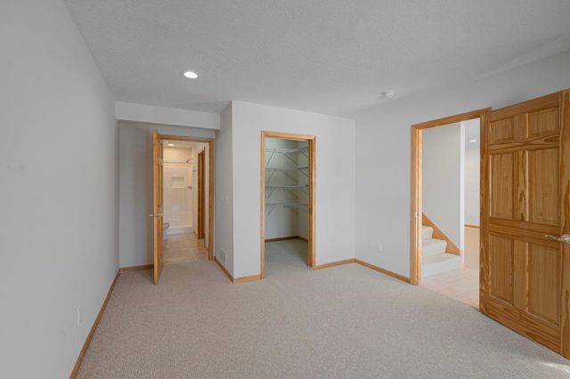 14313 Savanna Oaks Drive, Savage, MN 55378