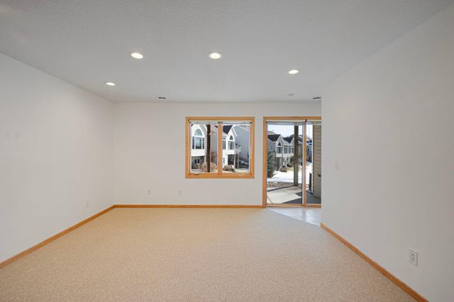 14313 Savanna Oaks Drive, Savage, MN 55378