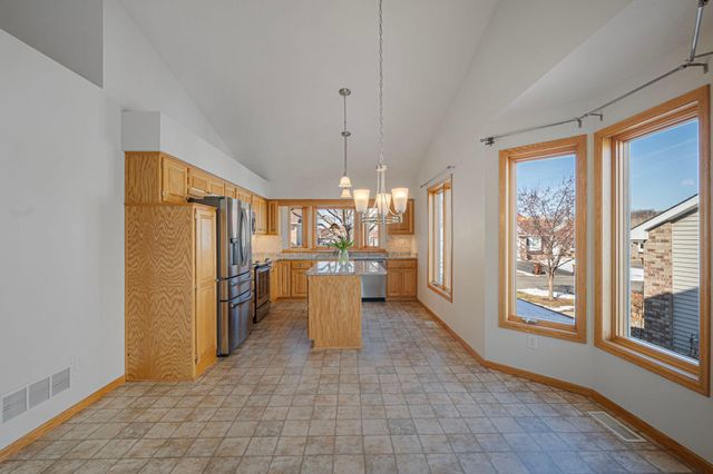 14313 Savanna Oaks Drive, Savage, MN 55378