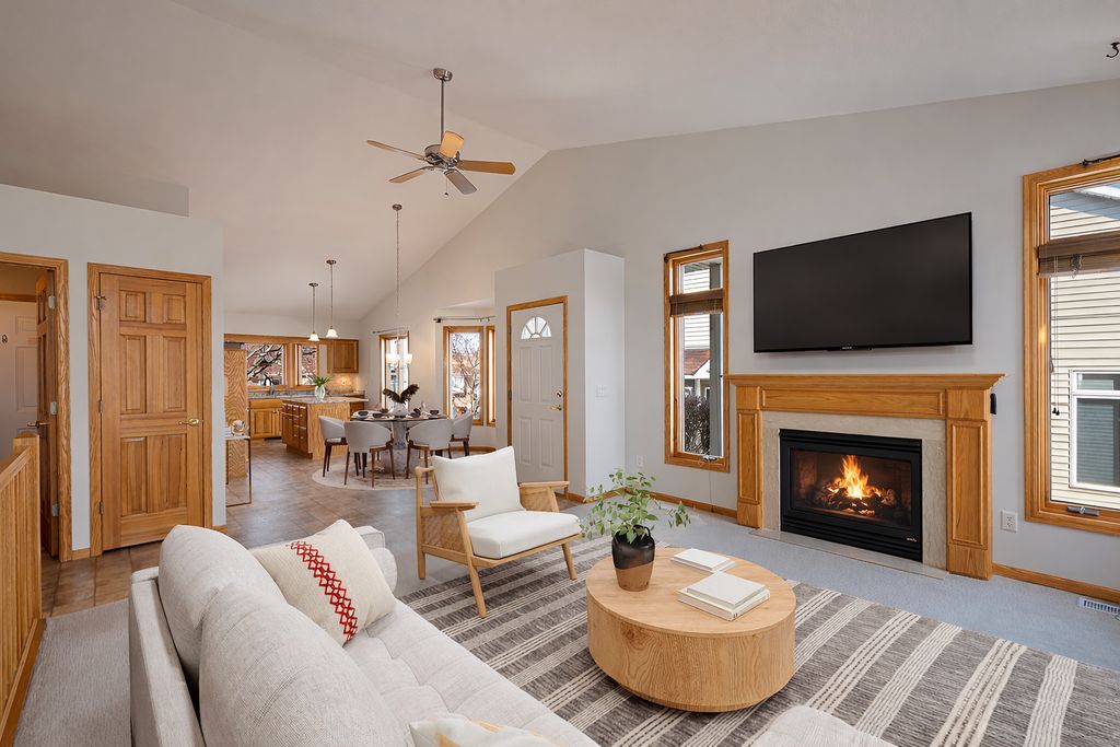 14313 Savanna Oaks Drive, Savage, MN 55378