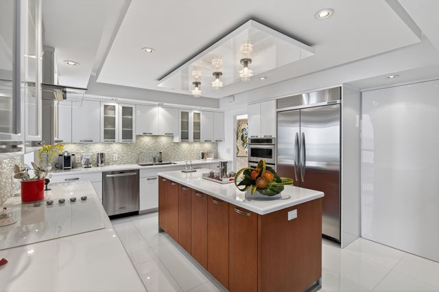 10155 Collins Avenue 1401, Bal Harbour, FL 33154