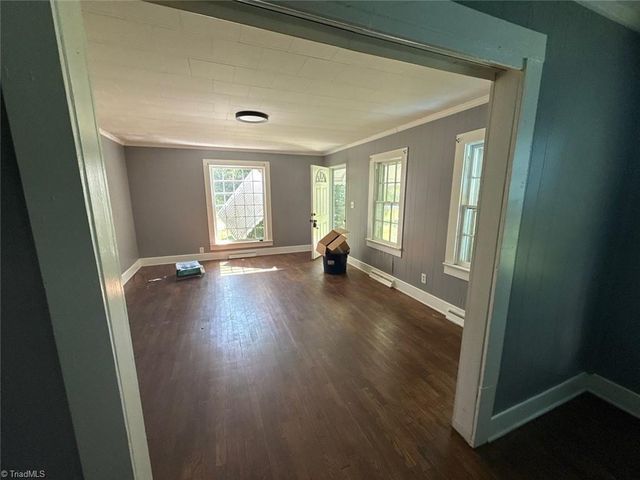 6747 Saferight Road, Greensboro, NC 27406