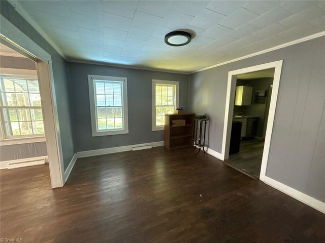 6747 Saferight Road, Greensboro, NC 27406