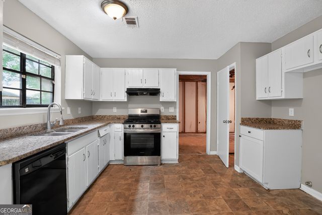 939 Lake Drive Court, Stone Mountain, GA 30088