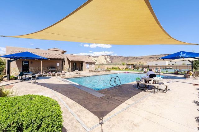 1480 W SHINNECOCK DR, St. George, UT 84770