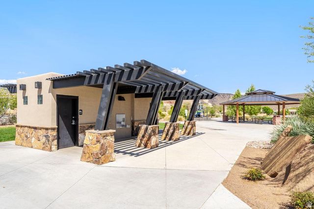 1480 W SHINNECOCK DR, St. George, UT 84770