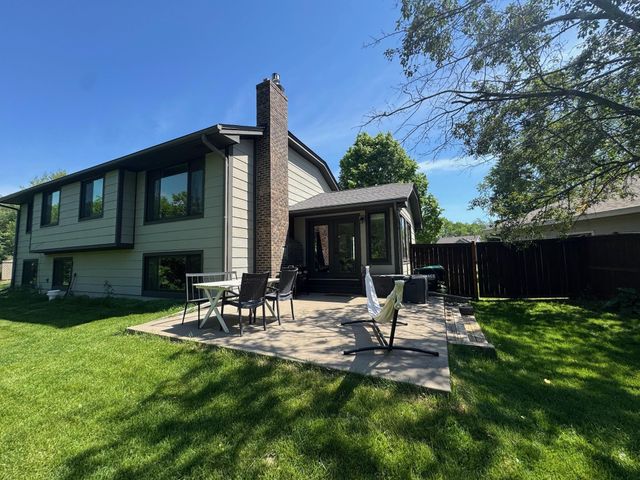 5551 Brickstone Court, Shoreview, MN 55126